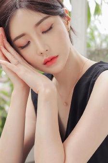杨晨晨在线